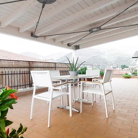 La Terrazza Su Fondi Apartment Luaran gambar