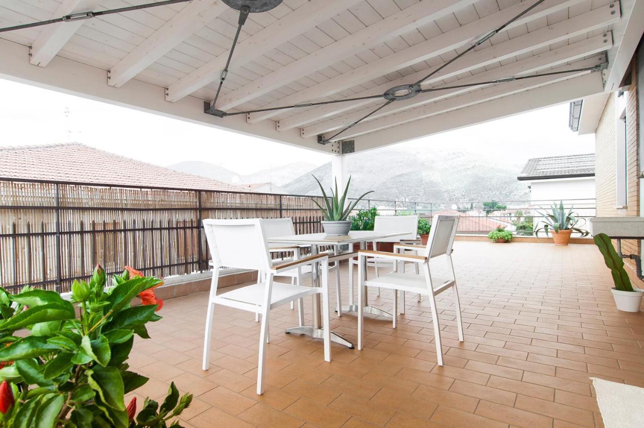 La Terrazza Su Fondi Apartment Luaran gambar