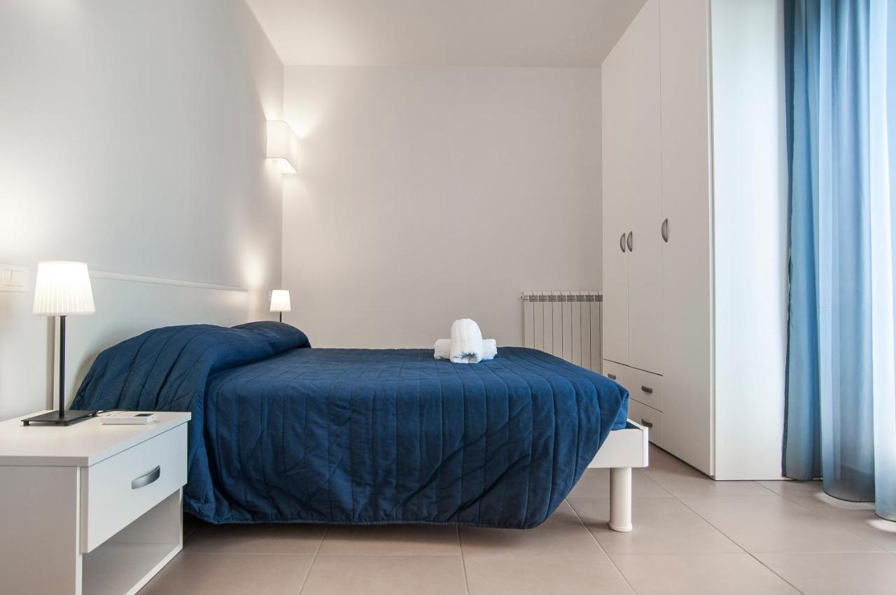La Terrazza Su Fondi Apartment Luaran gambar
