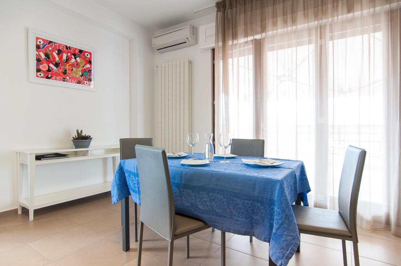 La Terrazza Su Fondi Apartment Luaran gambar