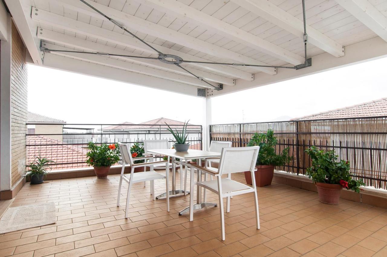 La Terrazza Su Fondi Apartment Luaran gambar