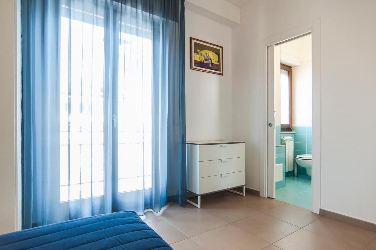 La Terrazza Su Fondi Apartment Luaran gambar