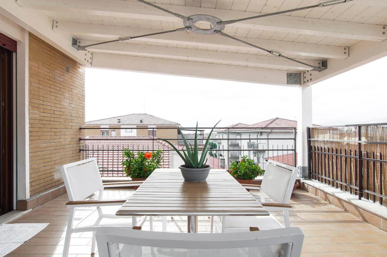 La Terrazza Su Fondi Apartment Luaran gambar