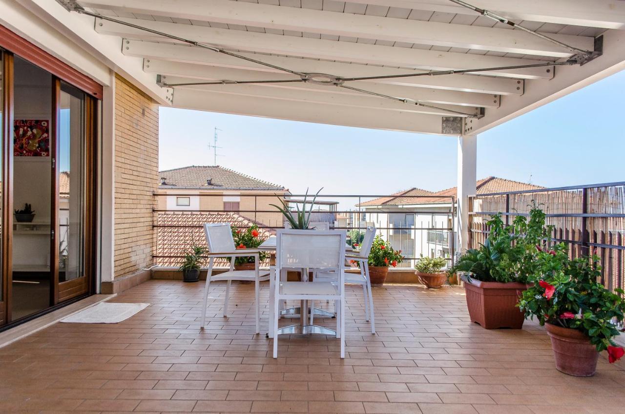La Terrazza Su Fondi Apartment Luaran gambar