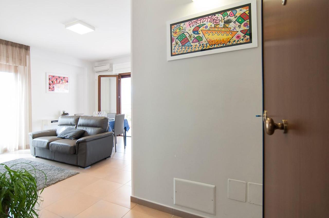 La Terrazza Su Fondi Apartment Luaran gambar